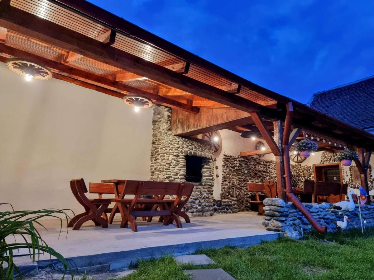 Casa Pavel Villa โปรุมบาคู เด ซุซ ภายนอก รูปภาพ